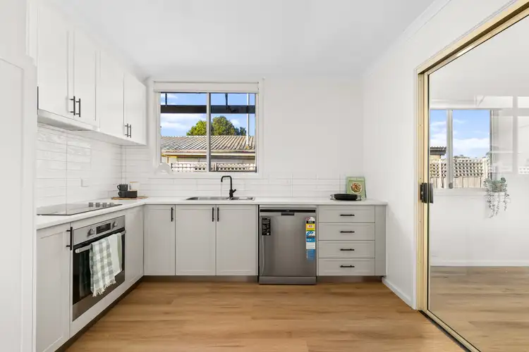 Fifth view of Homely house listing, 3 Billingsley Court, Morwell VIC 3840