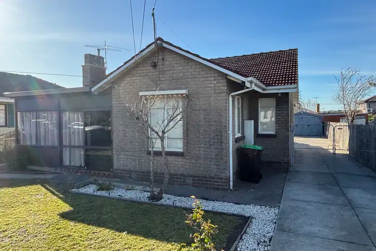 7 Menzies Avenue, Dandenong North VIC 3175