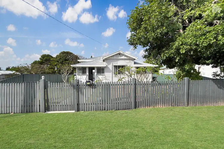 24 King Street, Urangan QLD 4655