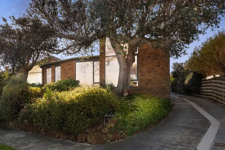 2/60 Beach Road, Mentone VIC 3194