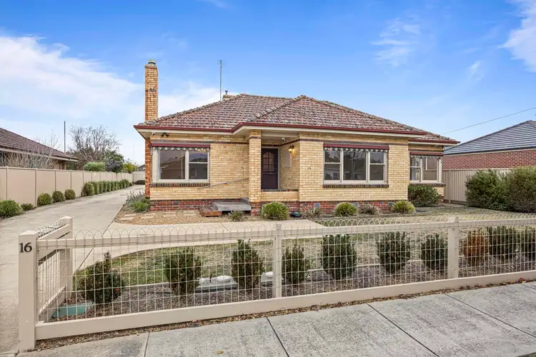1/16 Park Street, Wendouree VIC 3355