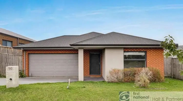 16 Mountford Rise, Pakenham VIC 3810