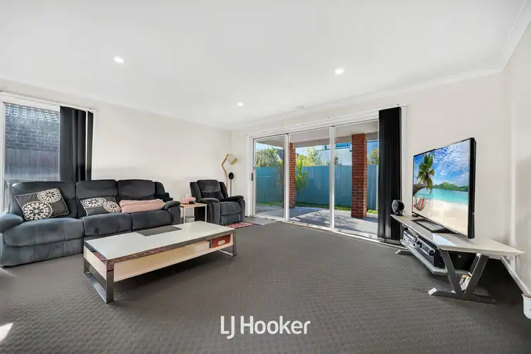 Fifth view of Homely house listing, 4 Double Delight Drive, Beaconsfield VIC 3807