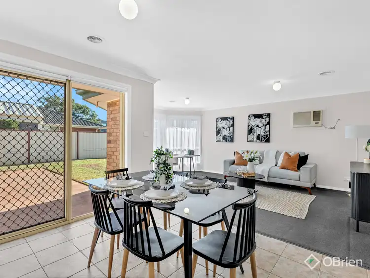 Fifth view of Homely house listing, 2 Cootamundra Court, Werribee VIC 3030