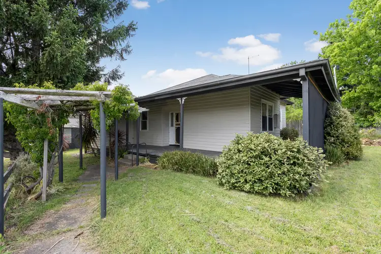 87 Main Road, Hepburn VIC 3461