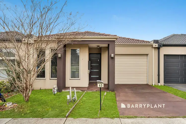 43 Wilkiea Crescent, Cranbourne North VIC 3977