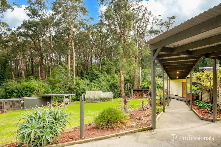15 Forest Road, Wesburn VIC 3799