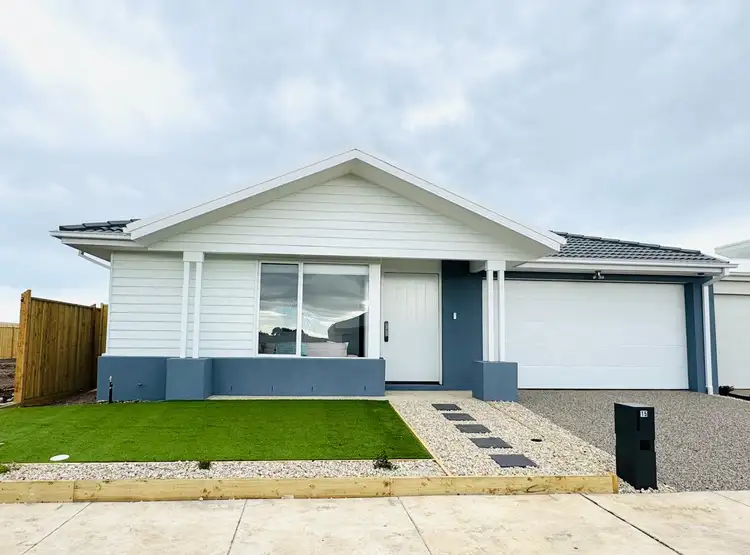 15 Penstone Crescent, Lara VIC 3212