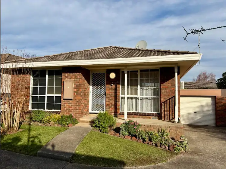 2/18 Darnum Street, Drouin VIC 3818