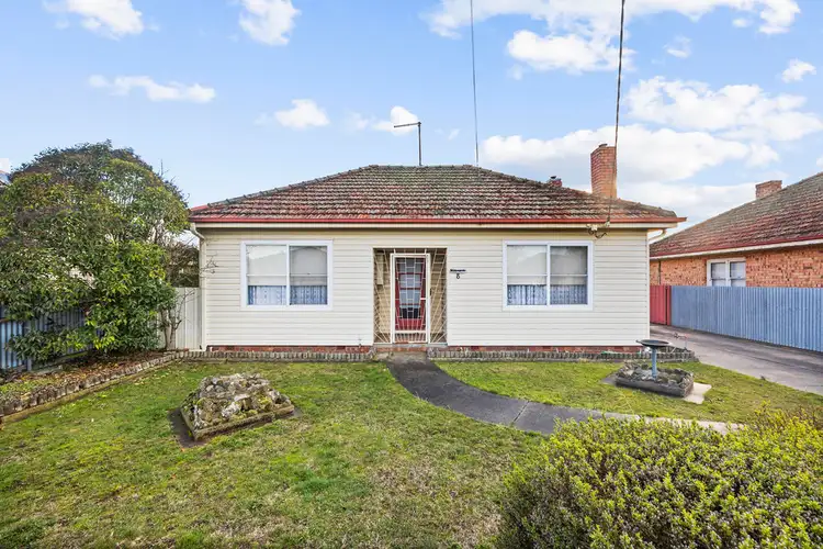 8 Iris Avenue, Wendouree VIC 3355