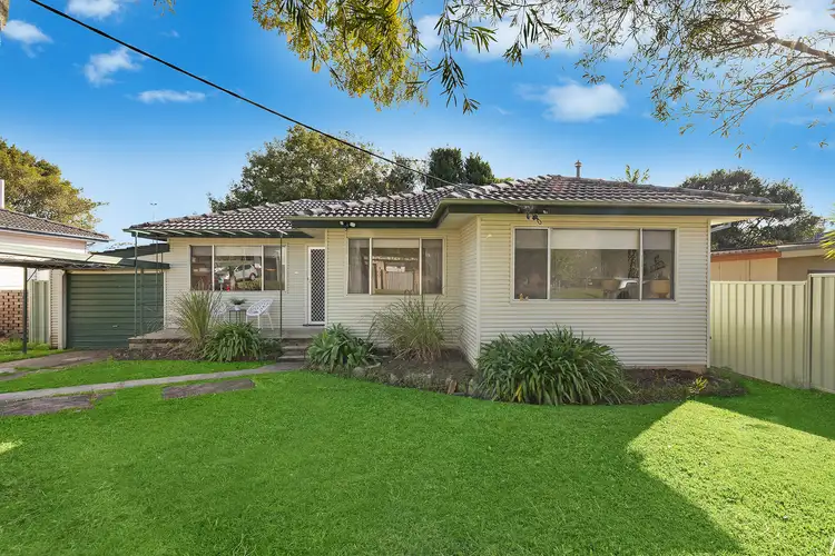 68 Orange Parade, Wyoming NSW 2250