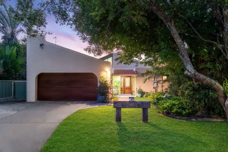 19 Earl Parade, Manly QLD 4179