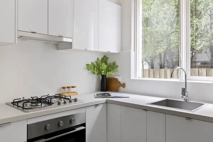 Third view of Homely apartment listing, 2/6 Closeburn Avenue, Prahran VIC 3181