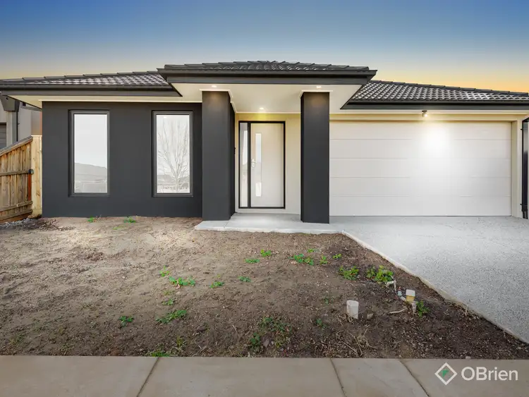 8 Webber Drive, Deanside VIC 3336
