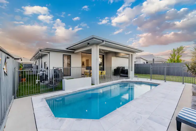 8 Wrasse Street, Burdell QLD 4818