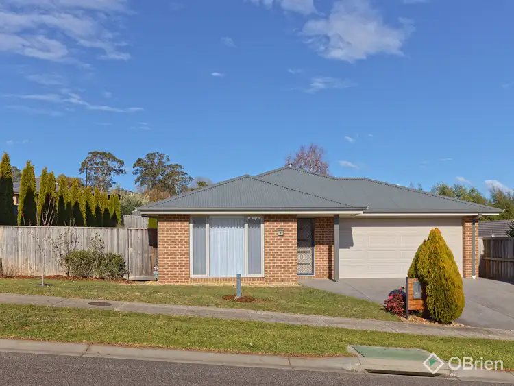 8 Tara Grove, Drouin VIC 3818