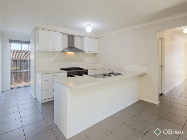 Fifth view of Homely house listing, 8 Tara Grove, Drouin VIC 3818