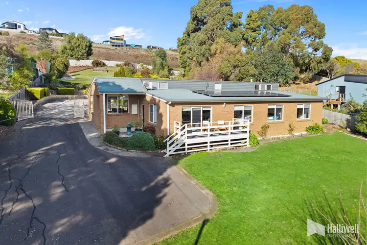 31 River Road, Ambleside TAS 7310