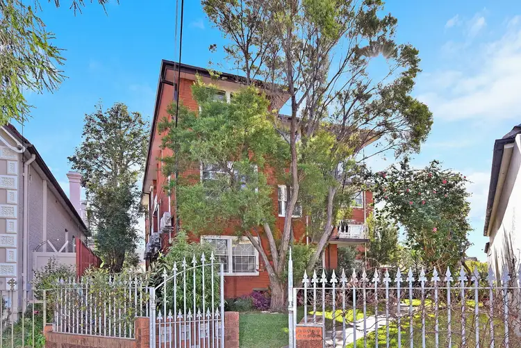 2/242 Albany Road, Petersham NSW 2049