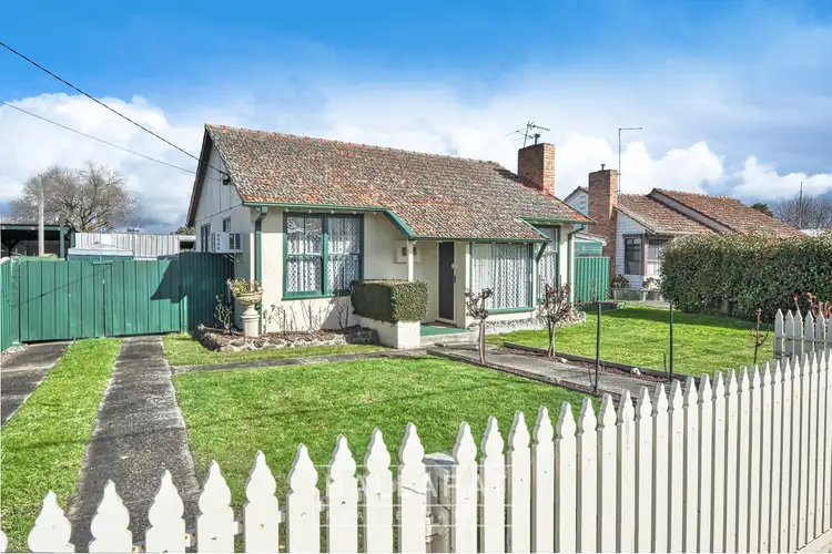 43 Birdwood Avenue, Sebastopol VIC 3356