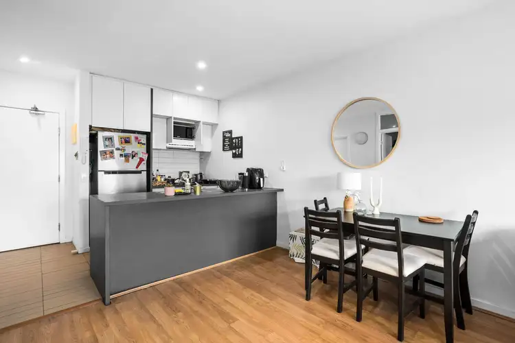 33/1 Greenfield Drive, Clayton VIC 3168