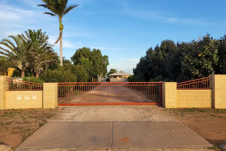 10 William Street, East Carnarvon WA 6701