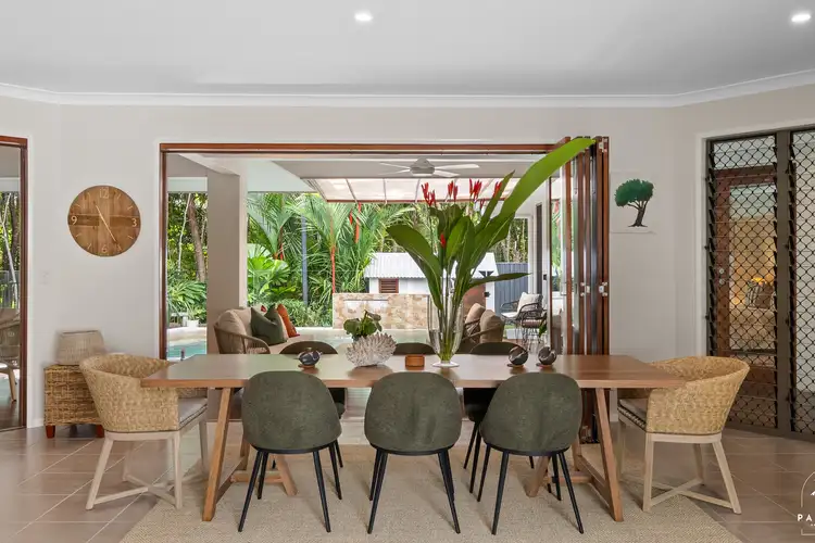 24 Kurt Close, Palm Cove QLD 4879