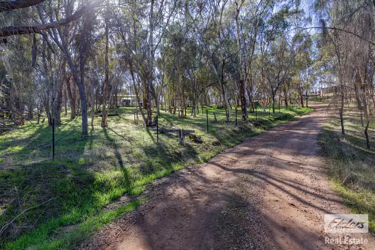 17 Railway Road, Clackline WA 6564