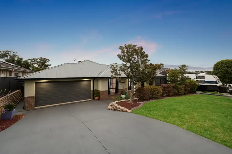 16 Magnolia Close, Fletcher NSW 2287