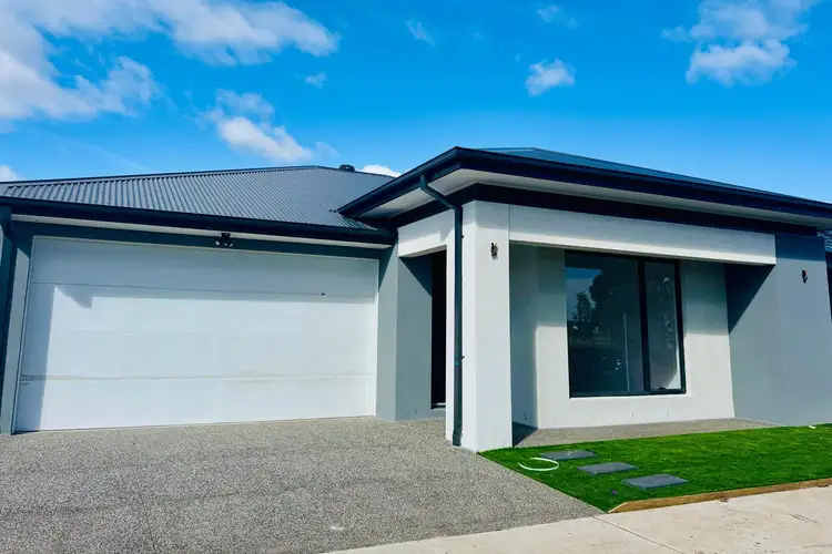 3 Dryandra Street, Manor Lakes VIC 3024