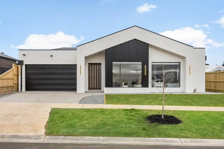 24 Leahy Circuit, Gisborne VIC 3437