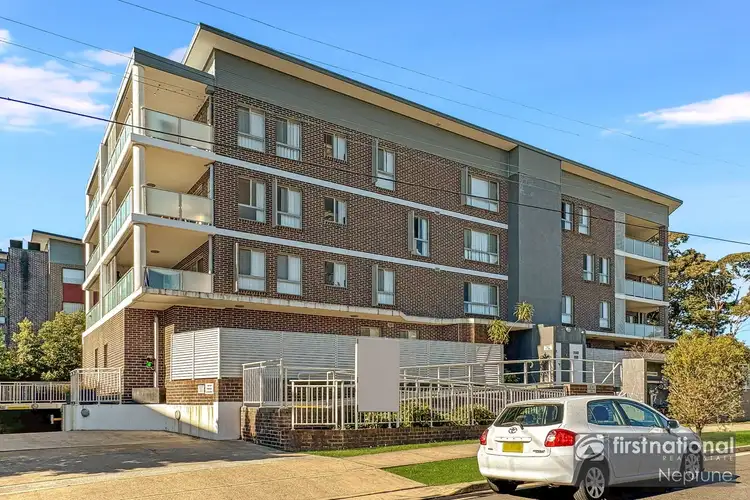11/3-4 Harvey Place, Toongabbie NSW 2146