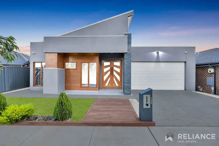 102 Atherstone Boulevard, Strathtulloh VIC 3338