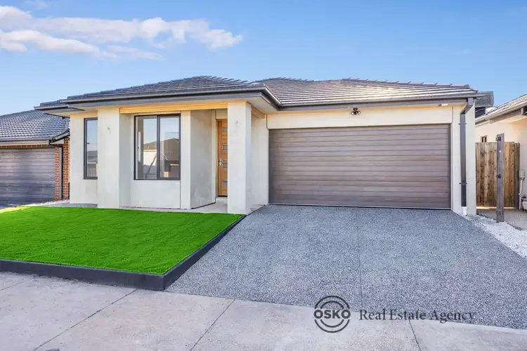 18 Hutton Street, Deanside VIC 3336