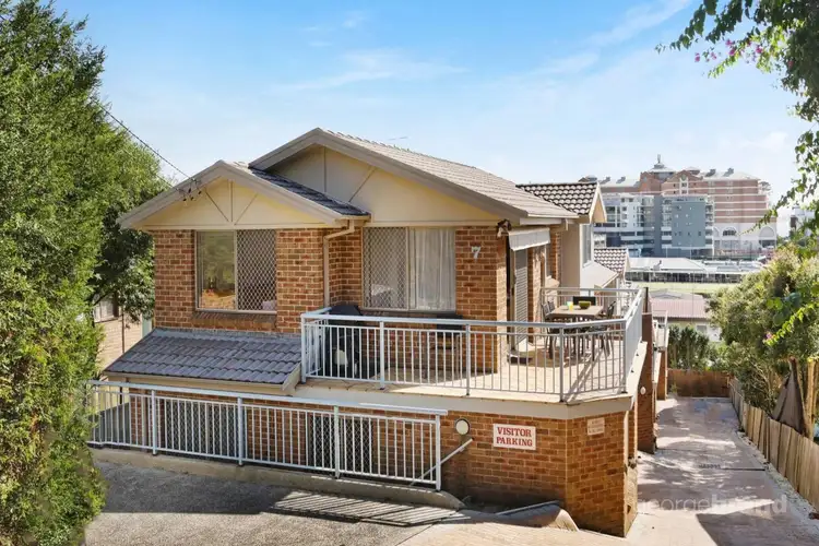 1/7 Smillie Avenue
