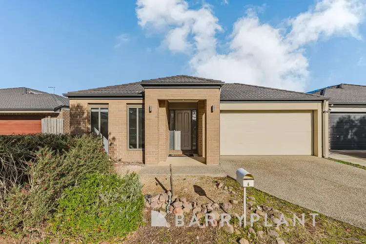 6 Eliza Park Drive, Melton South VIC 3338