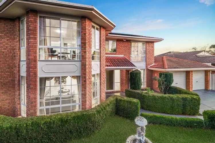 16 Quail Way, Rowville VIC 3178