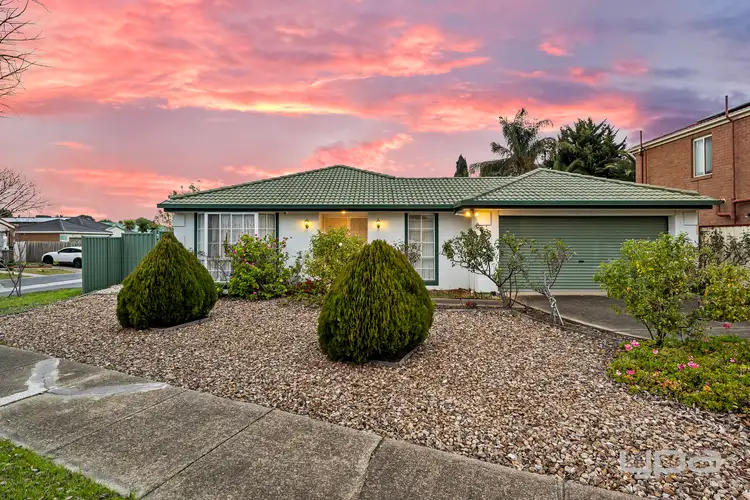 11 Elliott Court, Burnside VIC 3023