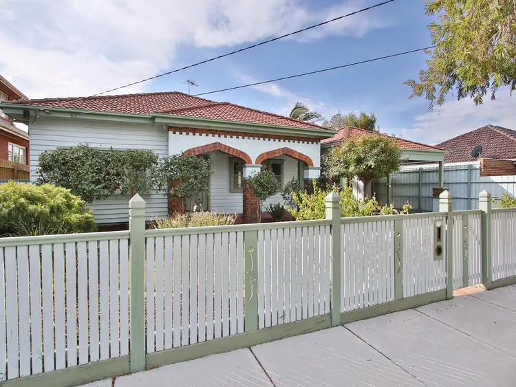 Main view of Homely house listing, 2 Lockwood Street, Bentleigh VIC 3204