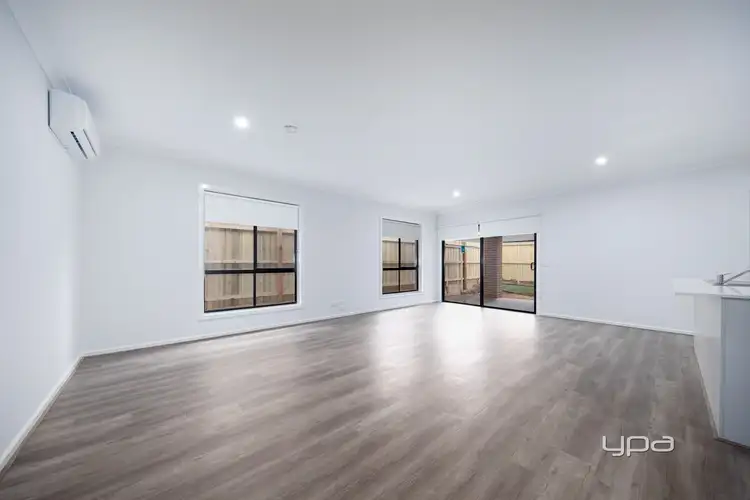 Second view of Homely house listing, 6 Gibsons Circuit, Bonnie Brook VIC 3335