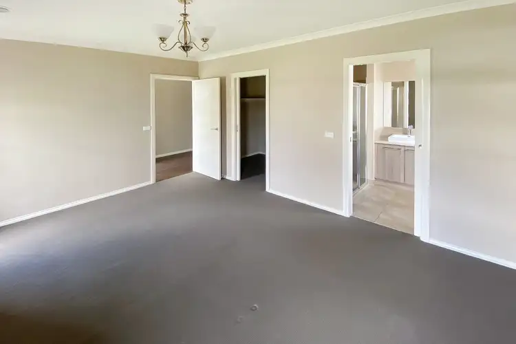 Fifth view of Homely house listing, 8 Goldwood Drive, Alfredton VIC 3350