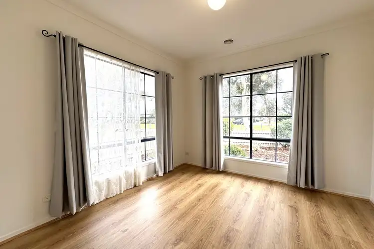Fifth view of Homely house listing, 26 Mallee Circuit, Pakenham VIC 3810