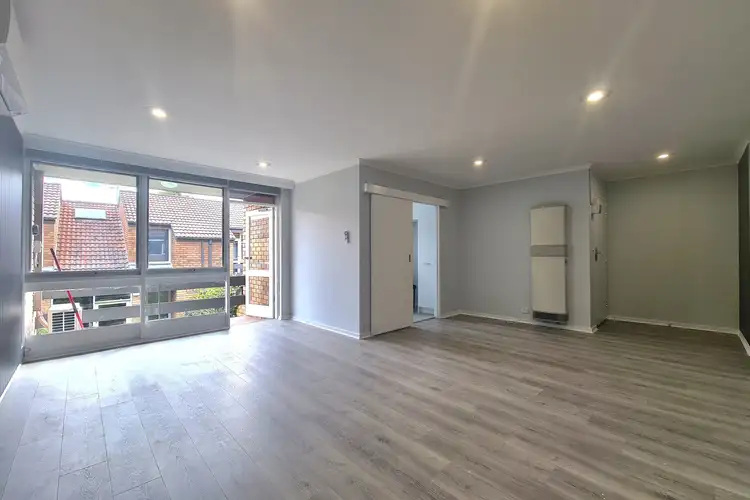 8/949 Mt Alexander Road