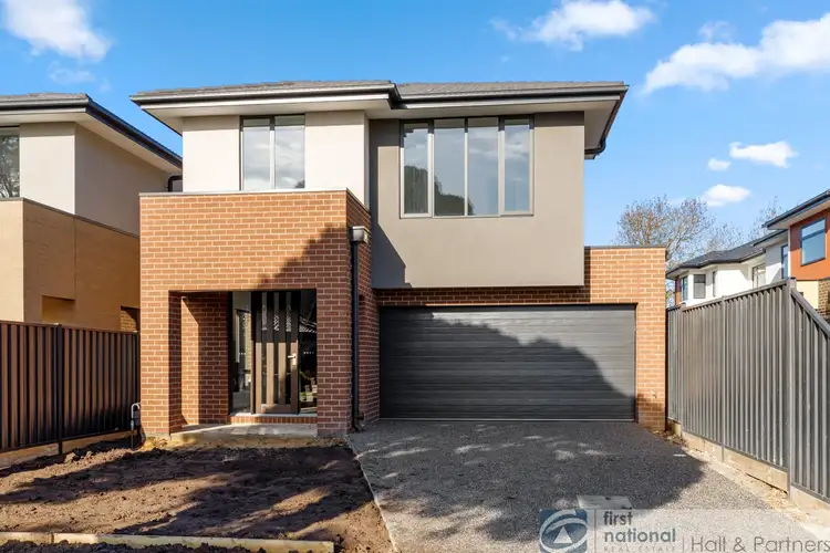 13b Ambleside Crescent, Berwick VIC 3806