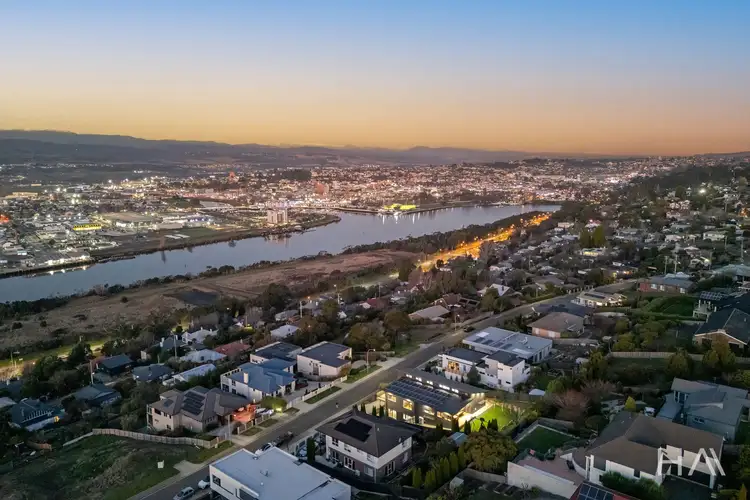 39 Floreat Crescent, Trevallyn TAS 7250