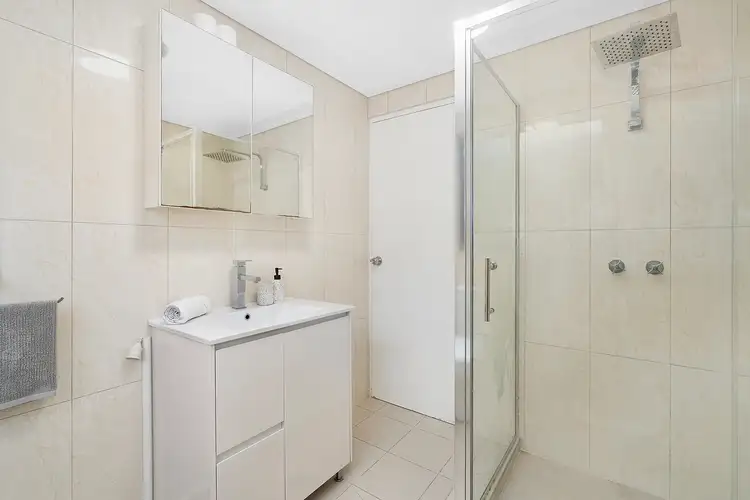 Fifth view of Homely apartment listing, 3/8 Station Street, West Ryde NSW 2114