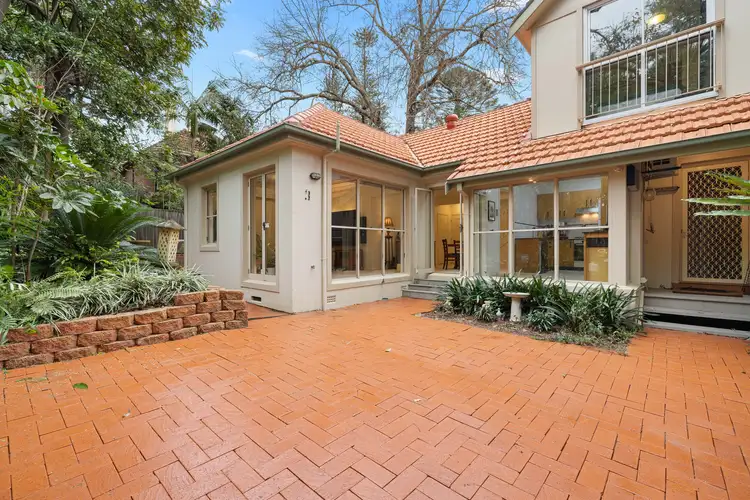 2/17A Woonona Avenue, Wahroonga NSW 2076