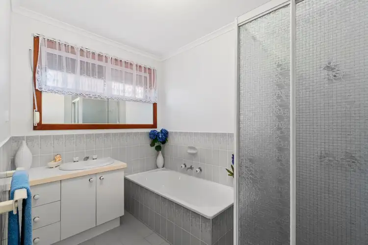 Sixth view of Homely house listing, 2 Trembath Court, Altona Meadows VIC 3028