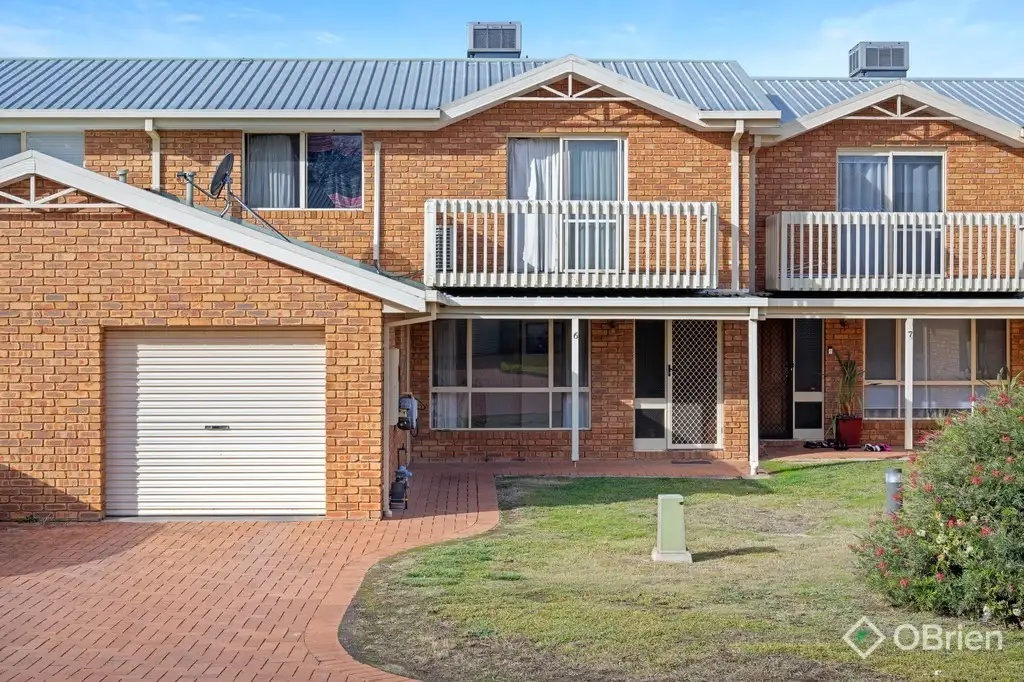 Main view of Homely unit listing, 6/2 Bowman Court, Wodonga VIC 3690