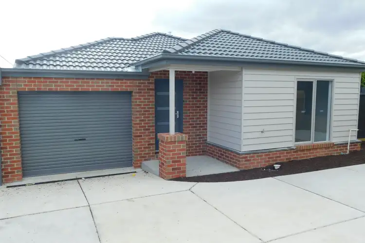 8 Peppermint Place, Mount Pleasant VIC 3350